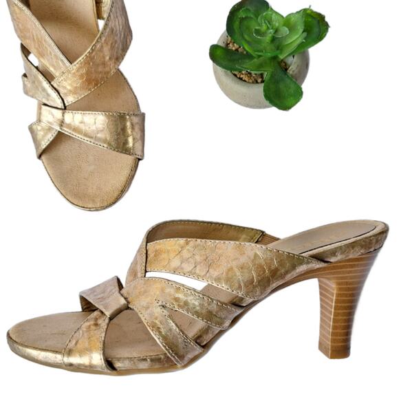 AEROSOLES Miswrote Mid Heel Mules Heels Size 7.5 Gold Embossed Sandal - Picture 1 of 8